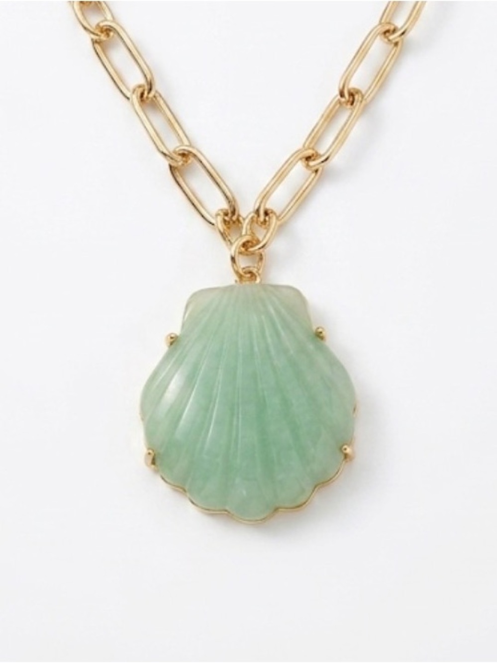 NWT ⚜️💚⚜️ Camila Coelho Semi Precious Stone Shell Pendant Necklace